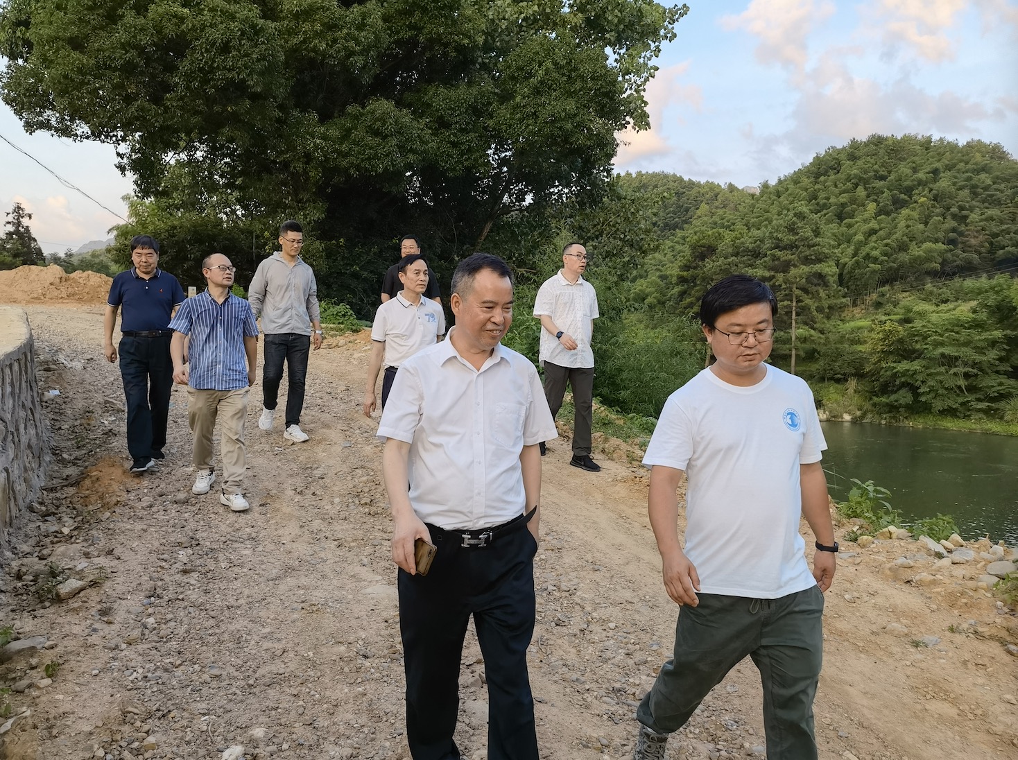 湖南城建职业技术学院院领导带队赴稠清村开展走访慰问活动