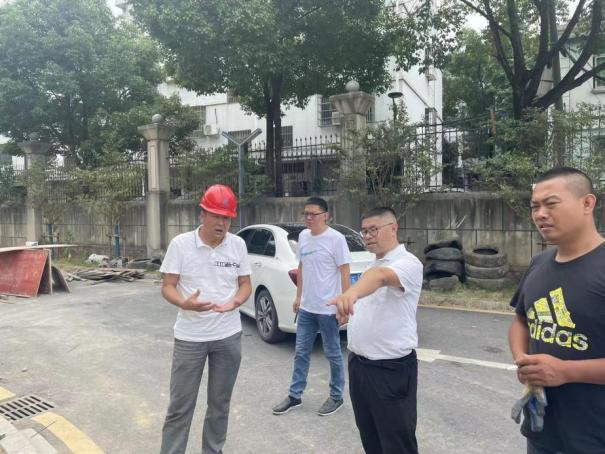 义乌工商职业技术学院校领导带队走访慰问暑期一线施工及值班人员