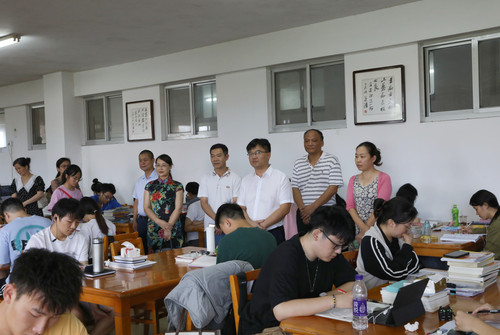 湖南科技学院校领导看望慰问暑期坚守岗位一线教职员工（图）
